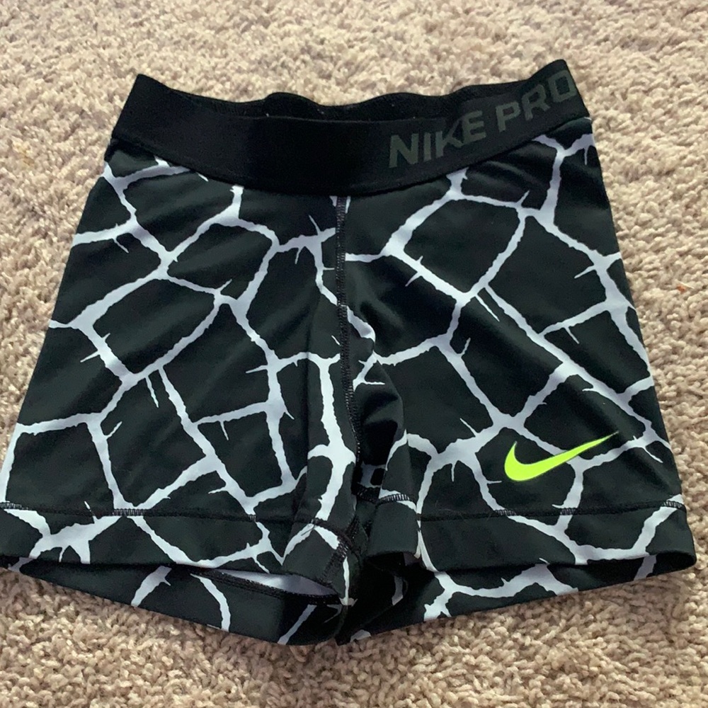 Nike pro, size XS